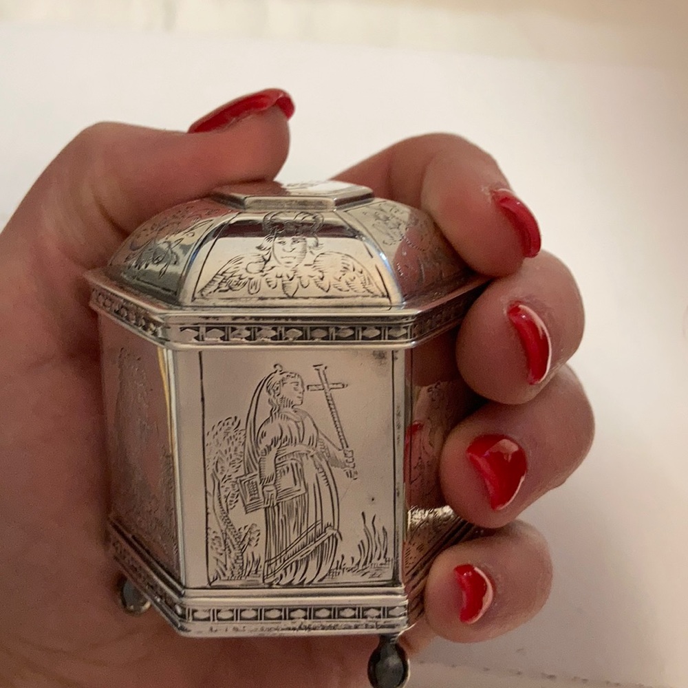 Antique Sterling MMA 1985 Dutch Style Marriage Box